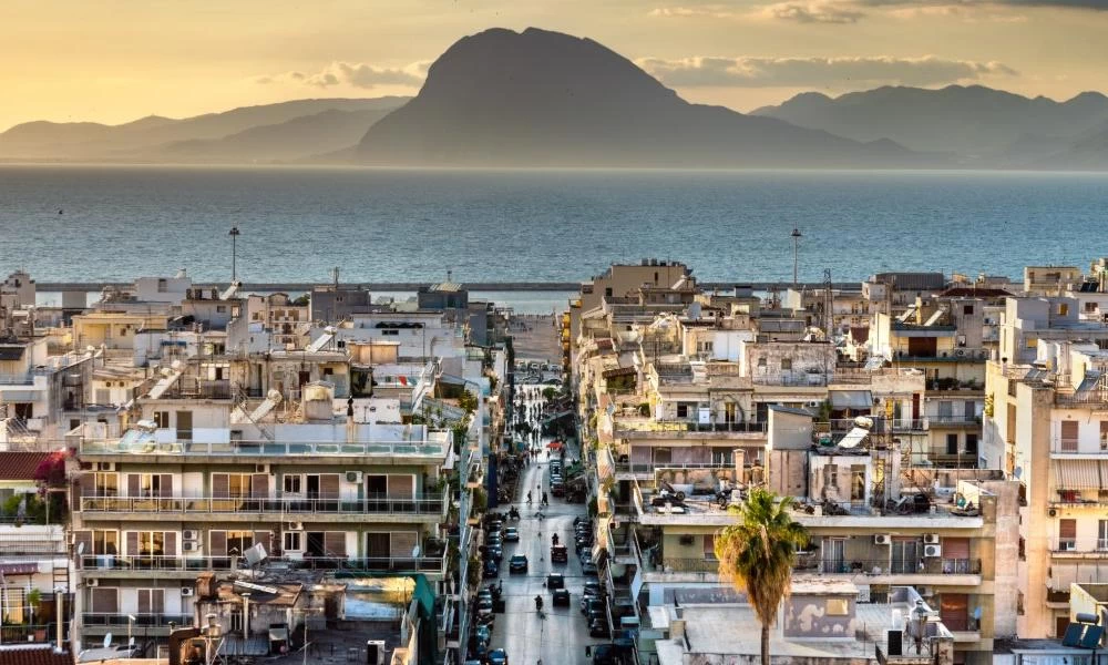 Πάτρα: Το σημείωμα που έγινε viral - «Αν δεν βαριέμαι θα ανοίξω»